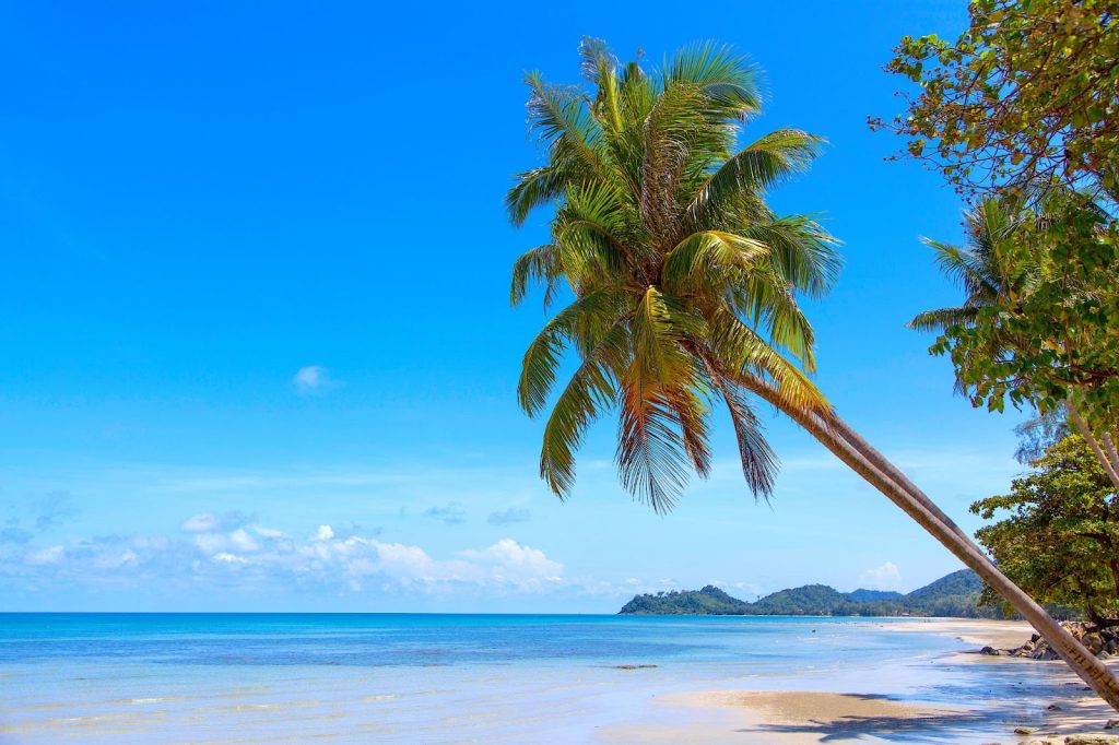 หาดคลองพร้าว