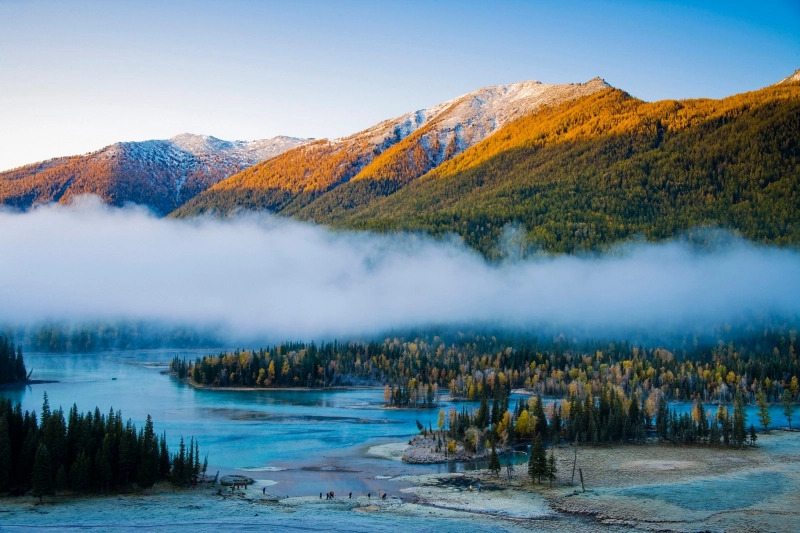  Hồ Kanas tại Tân Cương
