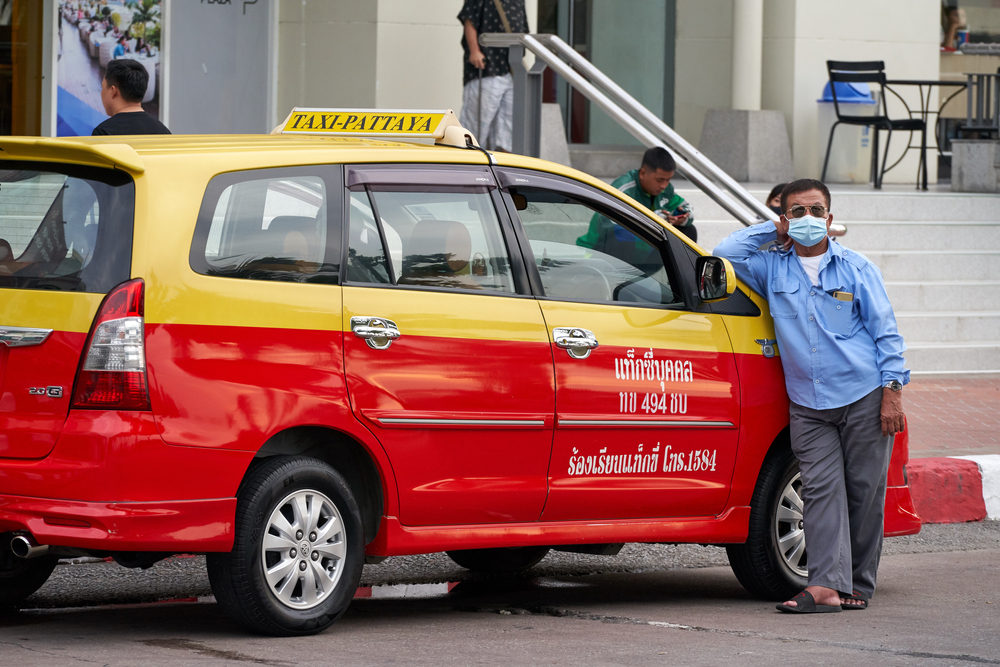 Travel From Bangkok To Pattaya by taxi 