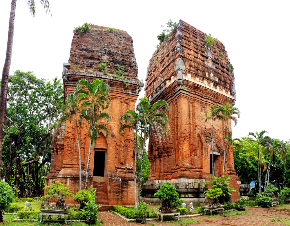 Tháp đôi Quy Nhơn