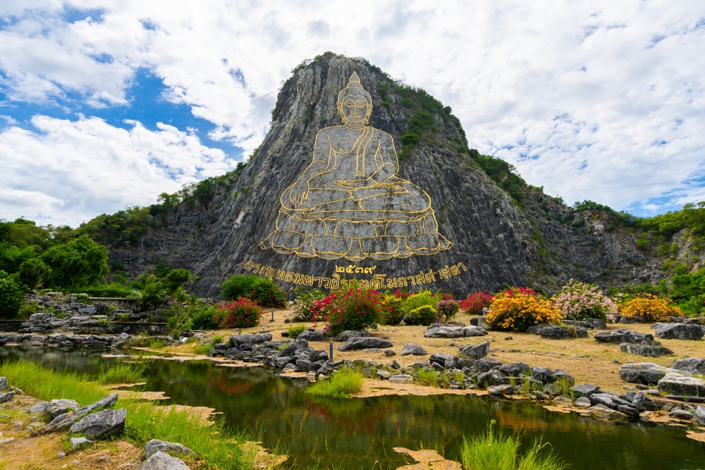 Visit Khao Chi Chan best attractions for family in pattaya