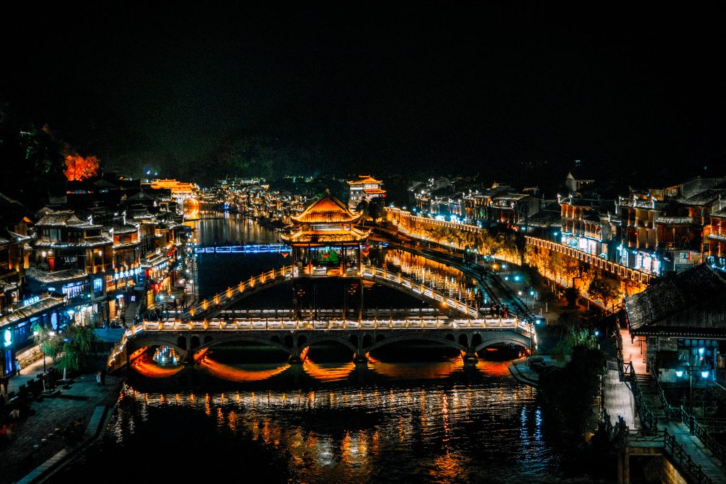 Phượng Hoàng cổ trấn