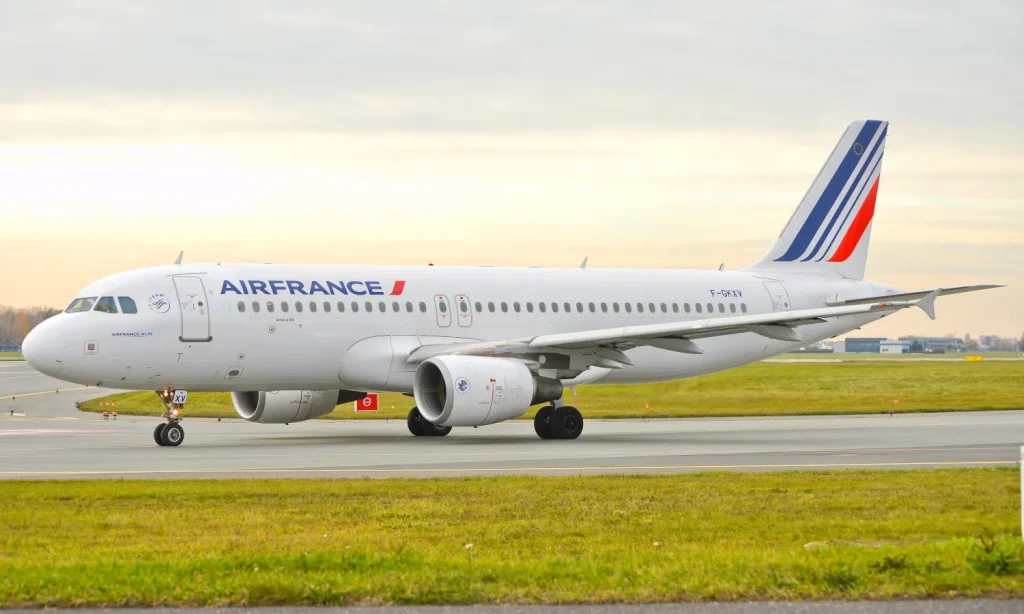 Air France là một trong những hãng hàng không lâu đời và nổi tiếng nhất