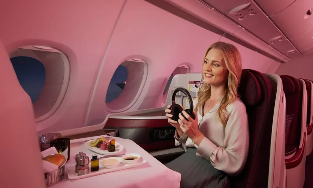 Không gian thoải mái và dịch vụ đẳng cấp của Qatar Airways 