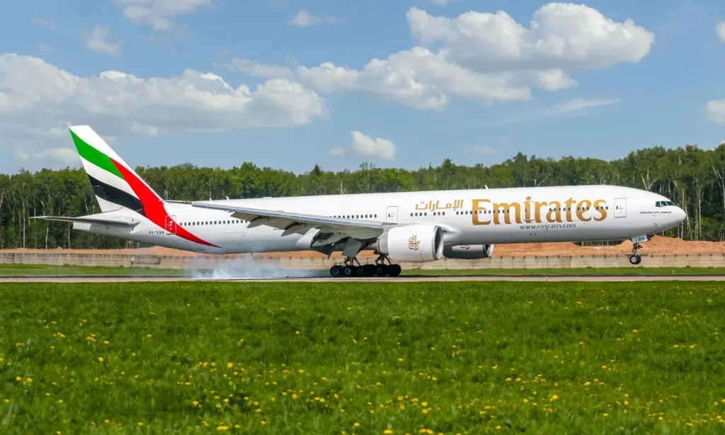 Đội bay hiện đợi và mạng lưới đường bay rộng khắp thế giới của Emirates 