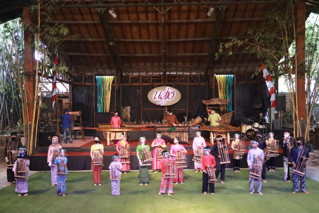 Saung Angklung Udjo Bandung