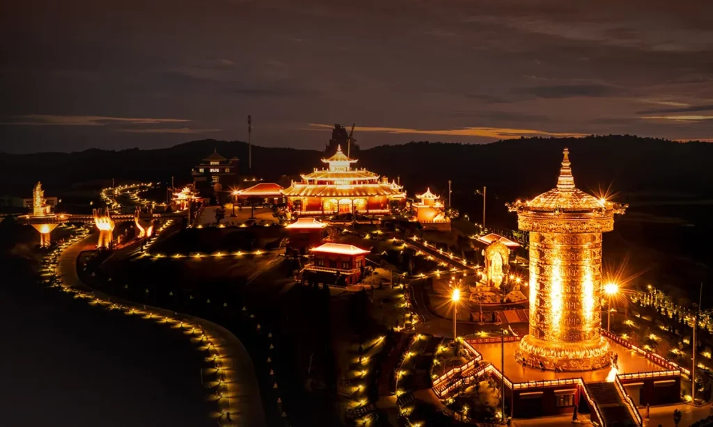 Samten Hills Da Lat lung linh về đêm