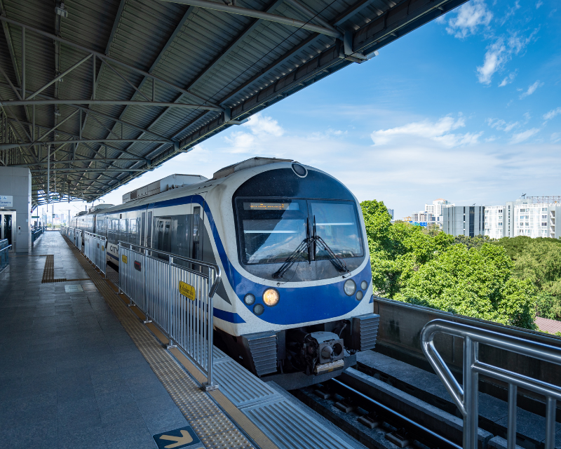 cach di chuyen tu san bay suvarnabhumi ve trung tam