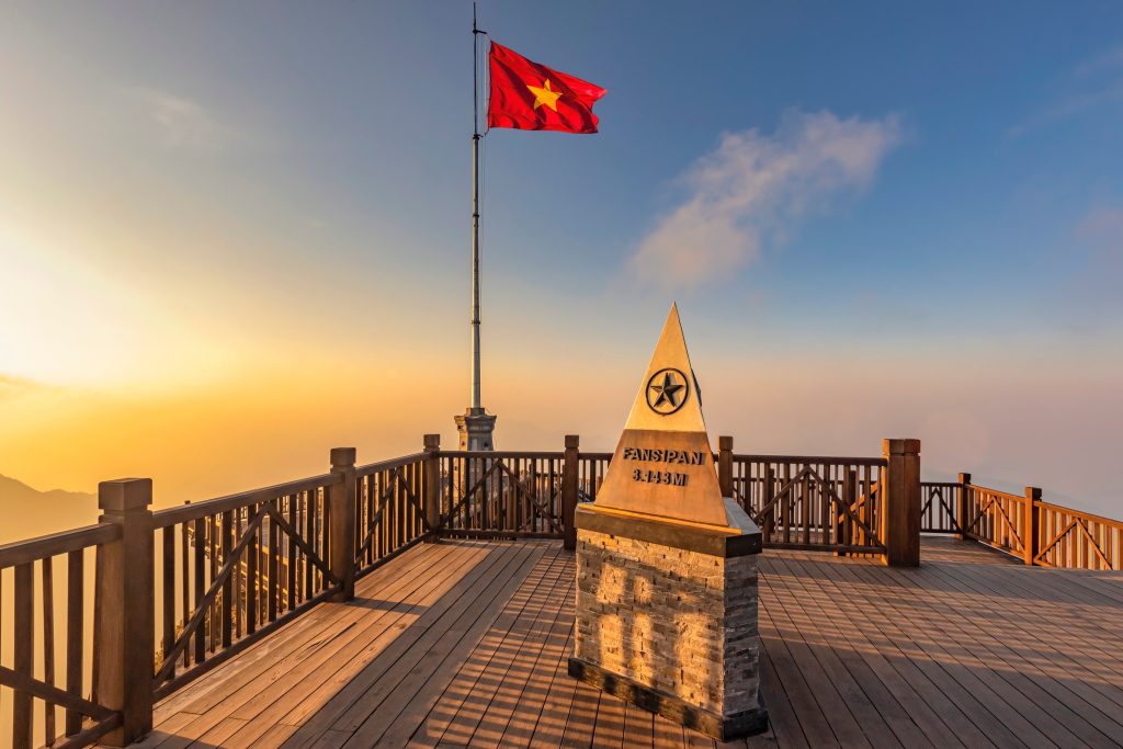 Đỉnh Fansipan: Chinh phục đỉnh cao Đông Dương