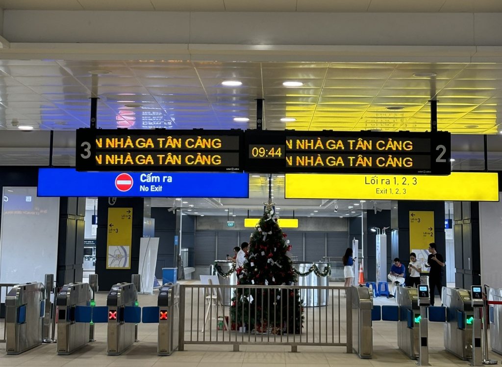 cong soat ve nha ga Tan Cang