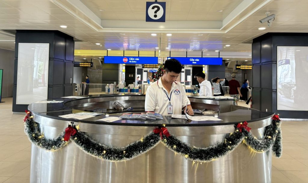 quay thong tin tai ga Tan Cang