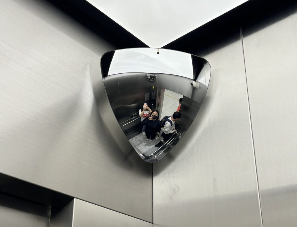 check in tai guong thang may cua ga Ba Son