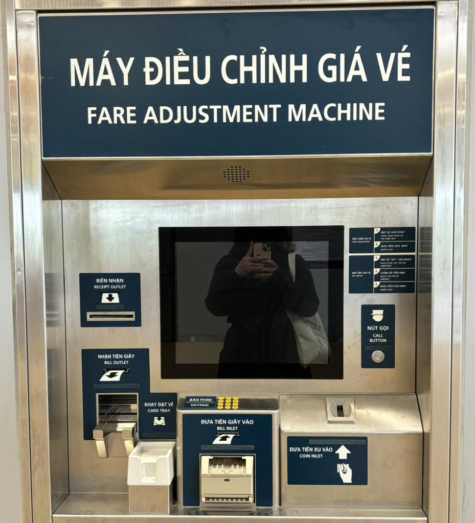 Máy điều chỉnh giá vé tuyến metro số 1
Tuyen Metro so 1 Ben Thanh Suoi Tien
Tuyến Metro số 1 Bến Thành Suối Tiên