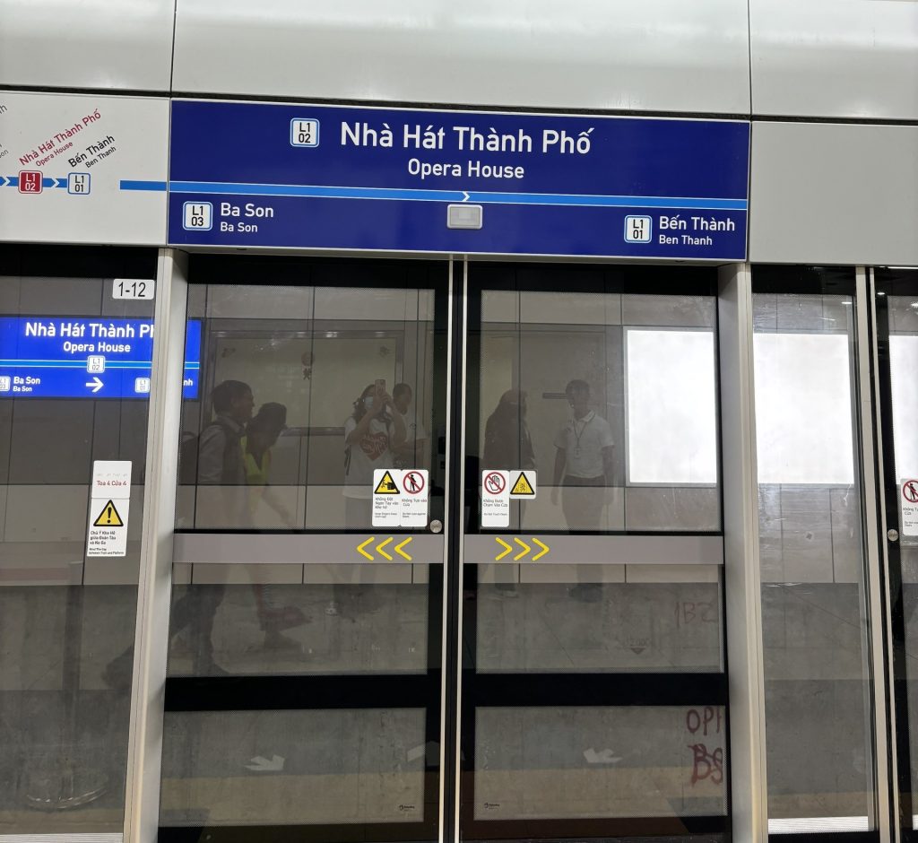Tang b2 ga nha hat thanh pho
