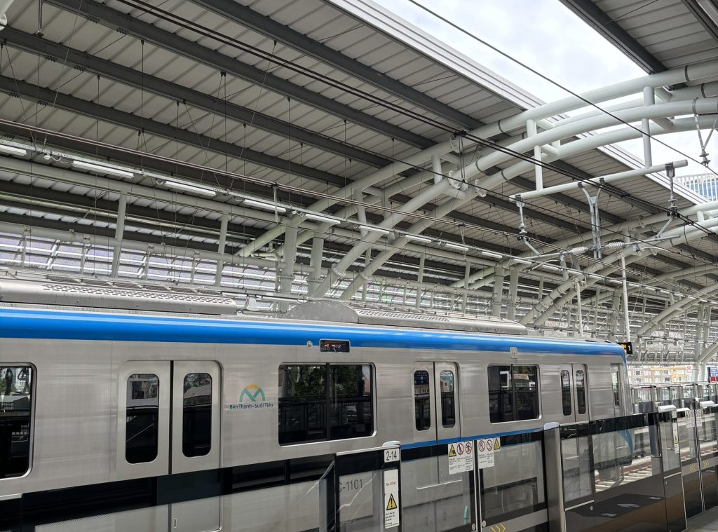 tau metro so 1 den ga van thanh