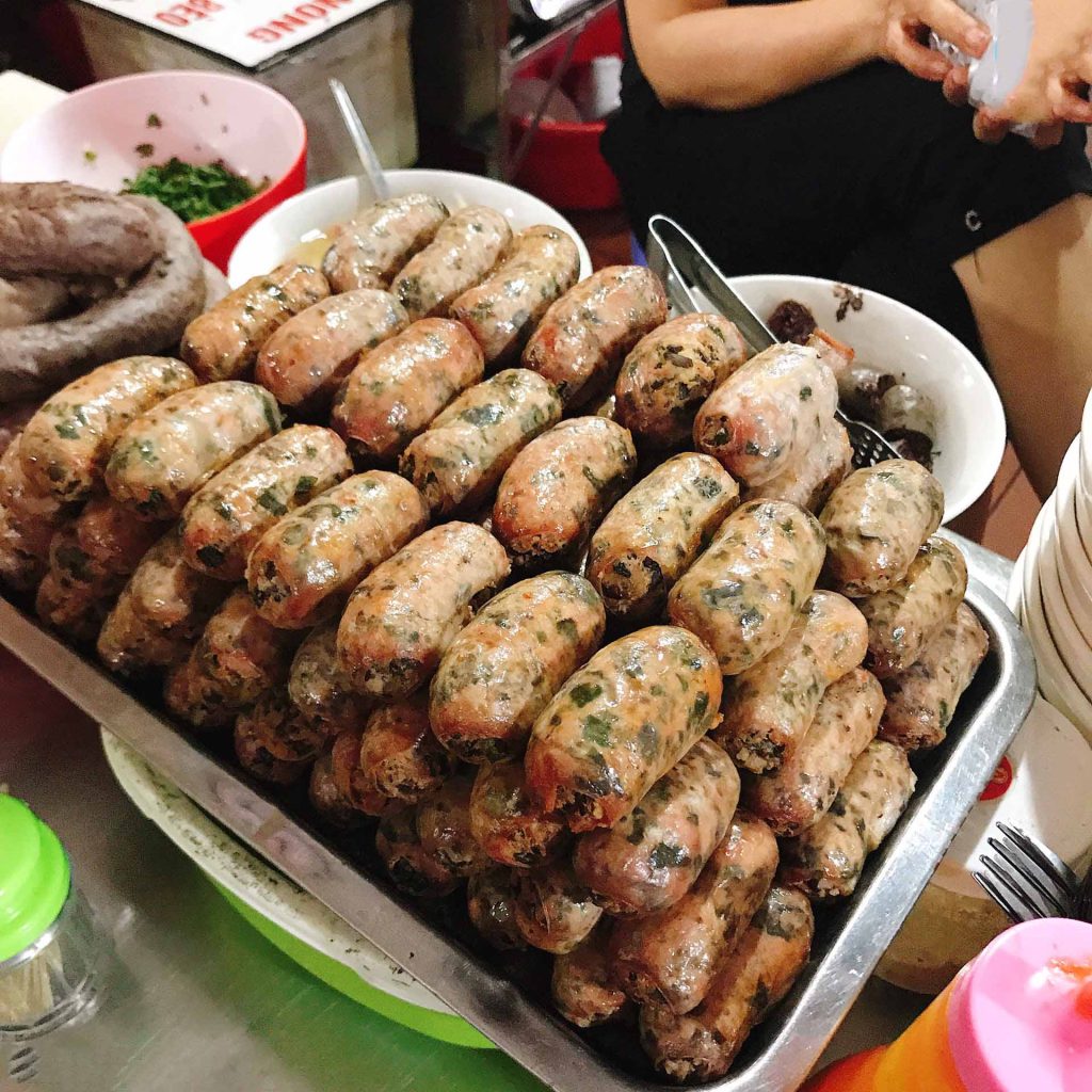 Từng cây dồi sụn nướng thơm nức khiến ai cũng thèm thuồng | Chợ Cát Bi Hải Phòng