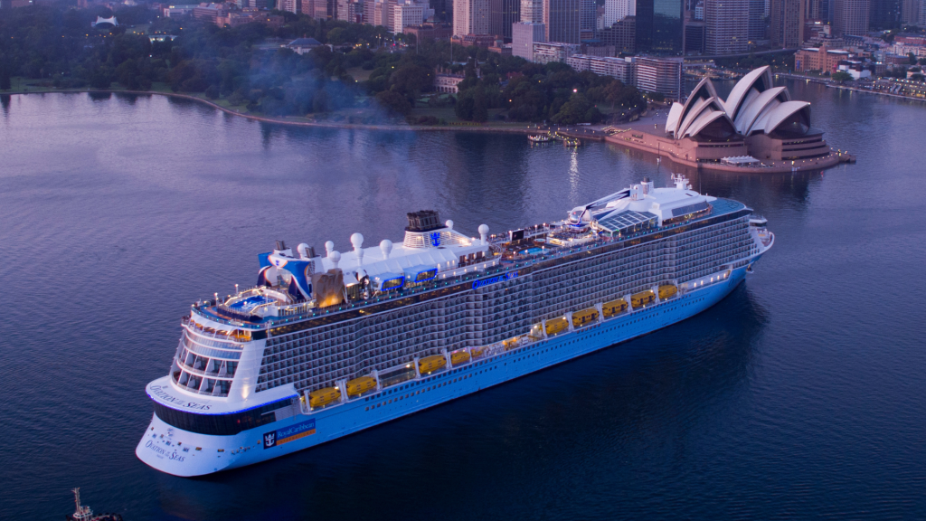 6. 9D8N Ovation of The Seas: Singapore - Celukan Bawang - Bali - Lombok - Singapore