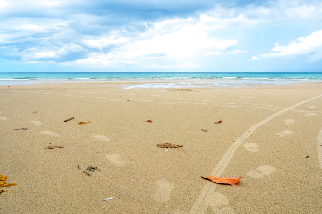 หาดทรายขาว