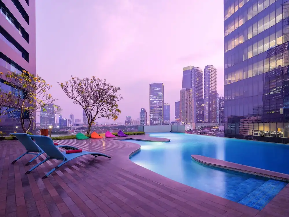 Manhattan Hotel Jakarta - Kolam Renang