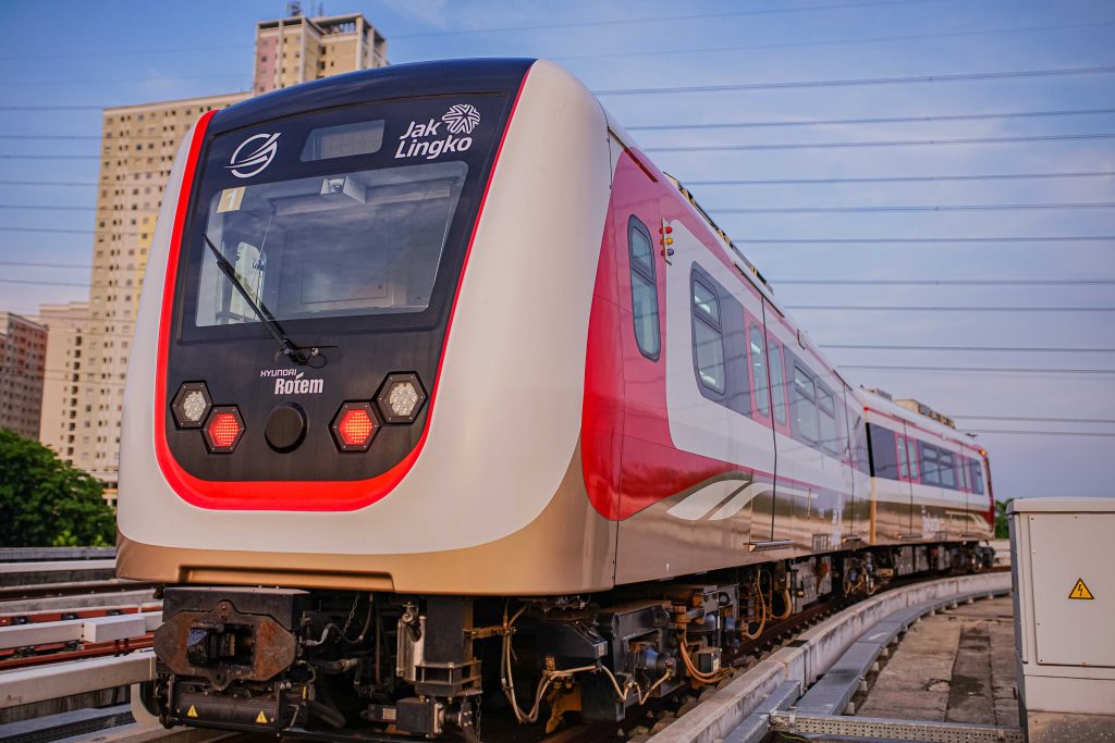 Daftar Rute Transjakarta yang Terintegrasi dengan LRT