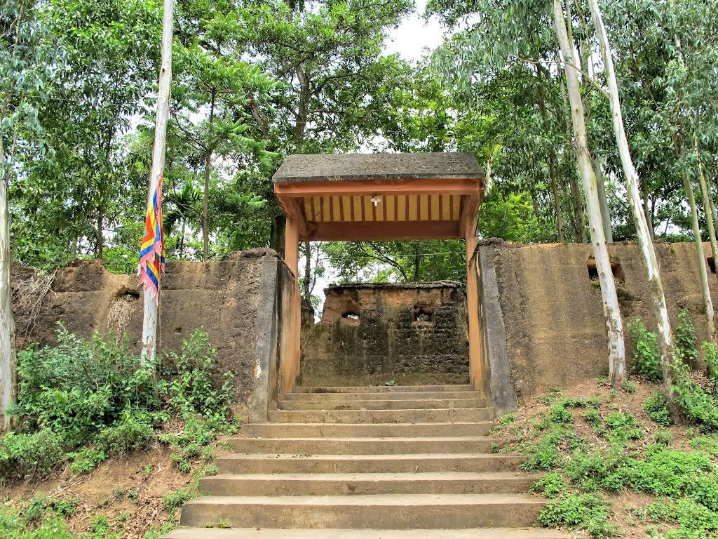 Khu di tích lịch sử này hiện thuộc tỉnh Bắc Giang