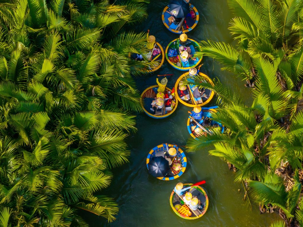 Khu di tích lịch sử Rừng Dừa Bảy Mẫu - Hội An. Không chỉ là điểm du lịch nổi tiếng, bạn có biết rằng nơi đây từng là một căn cứ quan trọng trong cuộc kháng chiến chống lại thực dân Pháp và đế quốc Mỹ không?