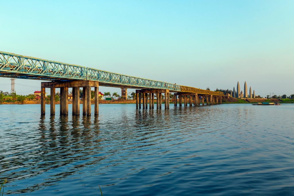 Khu di tích lịch sử Đôi bờ Hiền Lương - Bến Hải