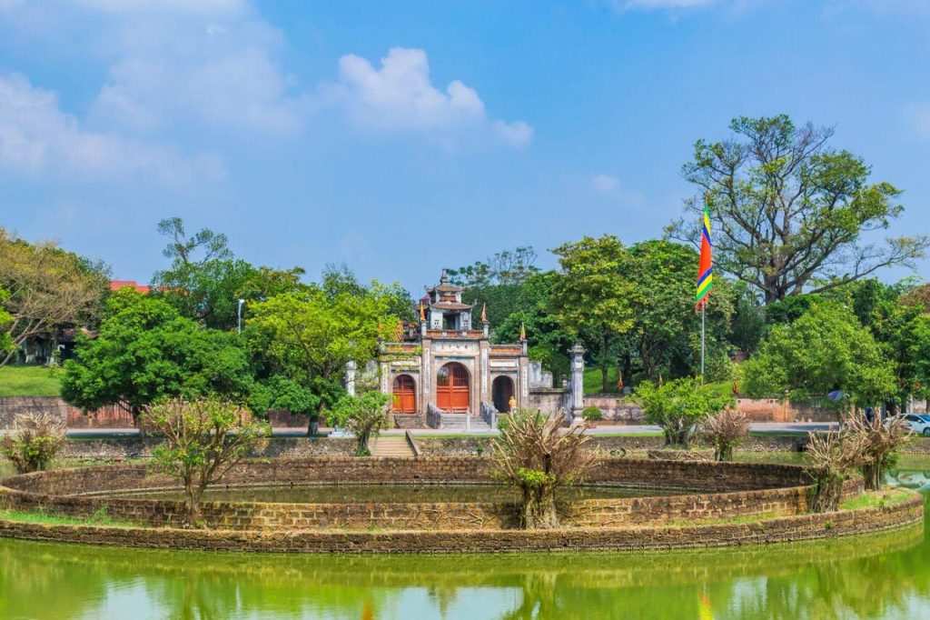 Du lịch quanh Hà Nội 100km tại di tích lịch sử Thành Cổ Loa