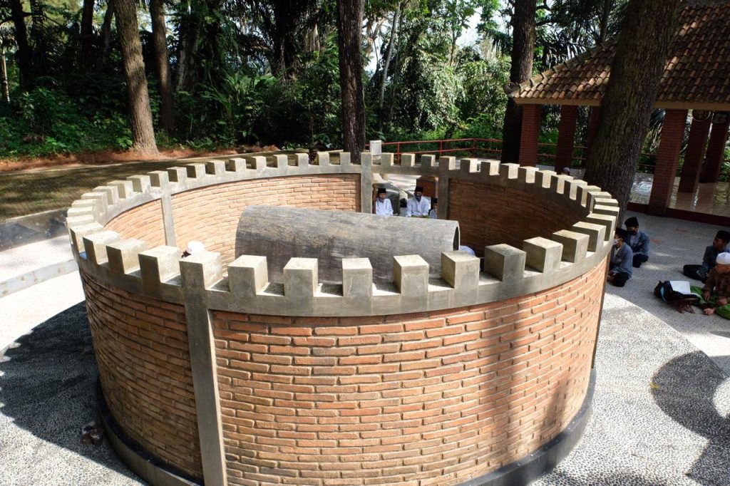 Sejarah Makam Syekh Subakir