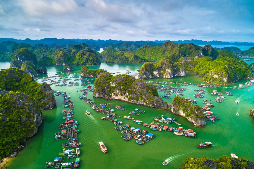 Quần đảo Cát Bà nhìn từ trên cao - di tích Bạch Đằng Giang
