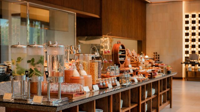 Refresh All-day Dining @ Garrya Bianti