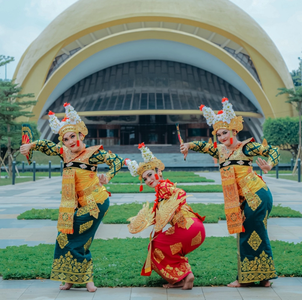 Taman Mini Indonesia Indah wisata budaya di Jakarta