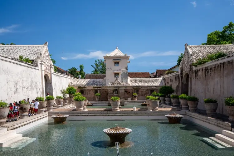 Landmark Terkenal & Tempat Wisata Dekat Terminal Giwangan Yogyakarta