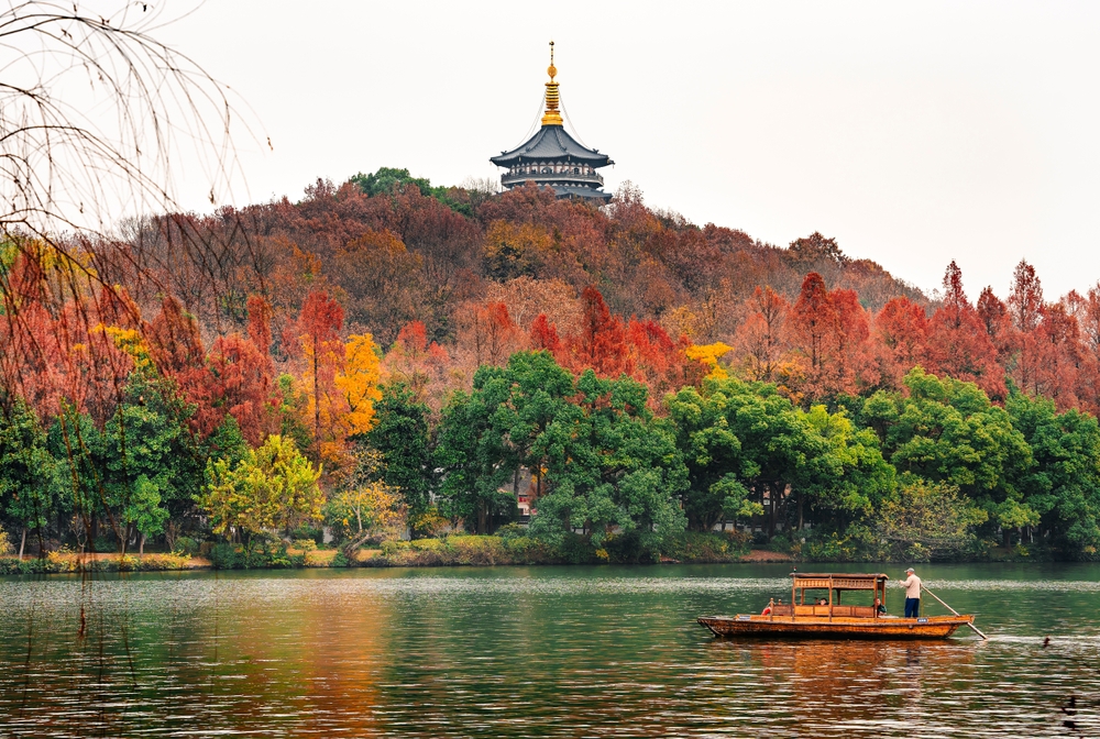 Discover Hangzhou’s Iconic West Lake