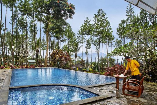 Jambuluwuk Convention Hall & Resort Puncak - villa romantis di puncak bogor