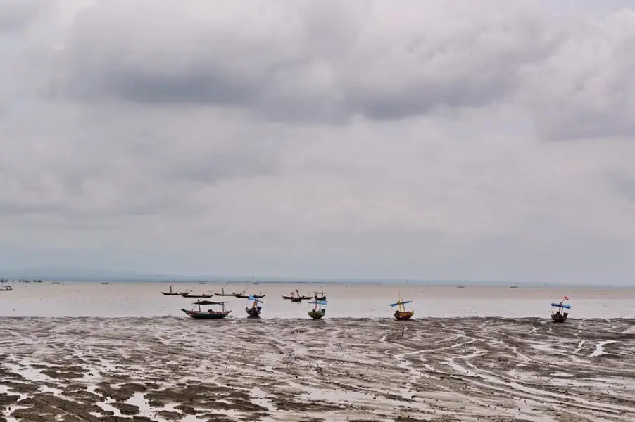 Wisata Pantai Kenjeran Lama di Surabaya