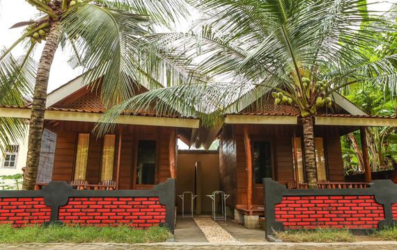 Watukarung Prapto Homestay, Surf Accommodation