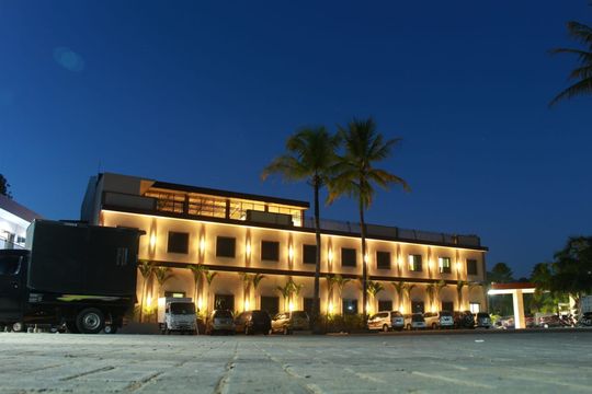 Bukit Jaas Permai Hotel - Hotel Dekat Pantai Karanggongso