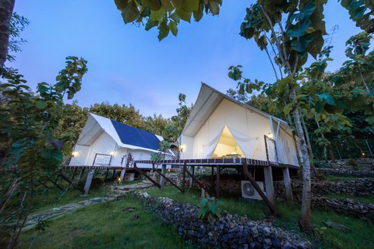Giri Winara Glamping Resort