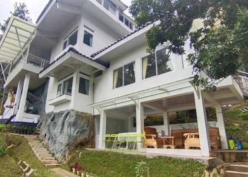 Shambala Villa & Ozora Cottage - Rekomendasi Villa di Megamendung Kapasitas 50 Orang