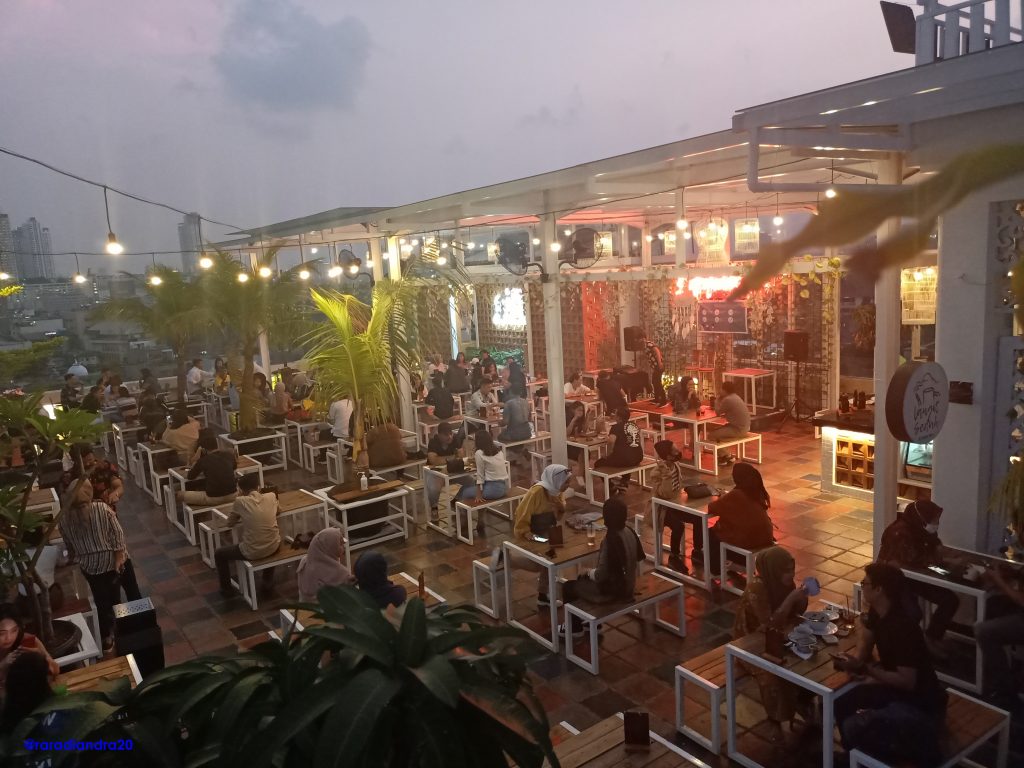Langit Seduh Rooftop tempat nonkrong asik di Jakarta Pusat