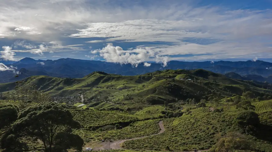 Taman Langit Pangalengan camping di Bandung dengan view bagus