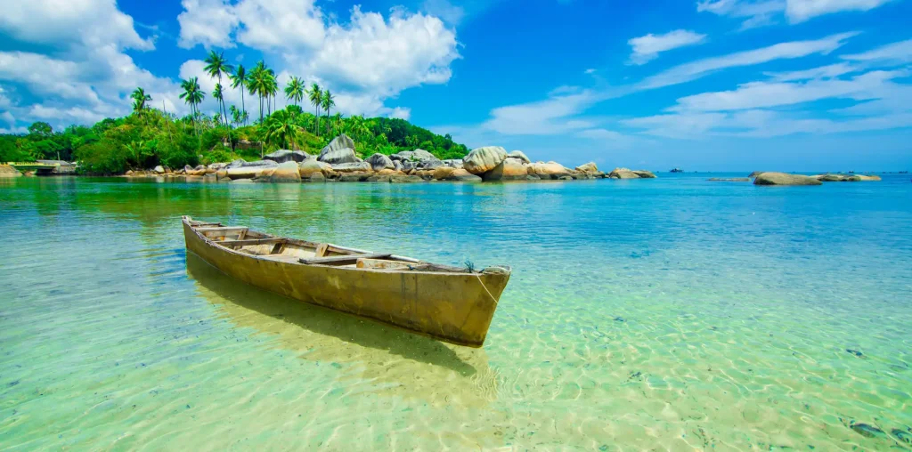 Daya Tarik Pantai Trikora dengan keindahannya