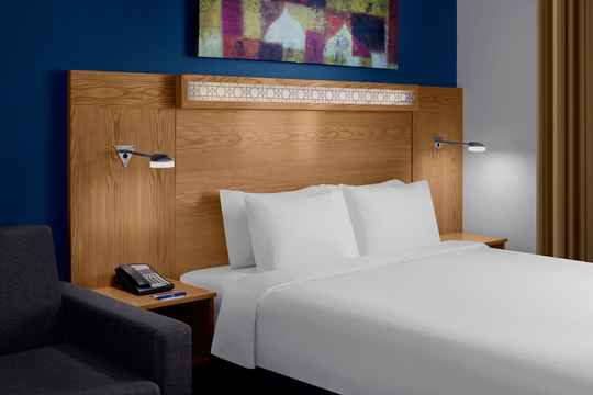 Holiday Inn Express Dubai Airport - hotel dekat wisata populer di Dubai