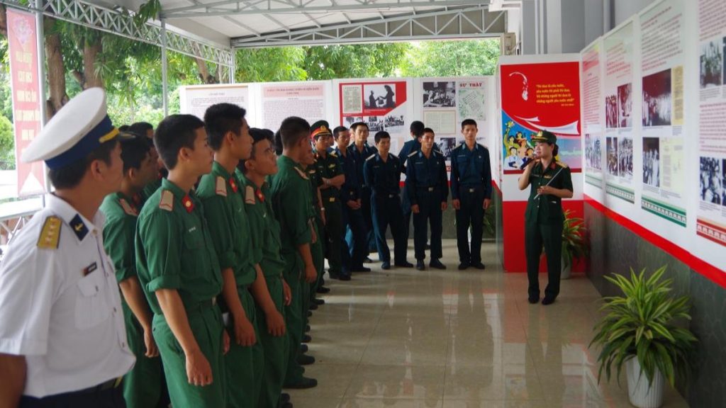 Một buổi thuyết trình tại bảo tàng Quân khu 5 | Cảnh đẹp Đà Nẵng