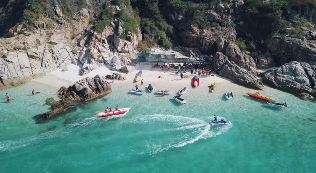 Trải nghiệm đầy năng lượng tại một trong những bãi biển tuyệt đẹp của Bình Hưng | Cảnh đẹp Nha Trang