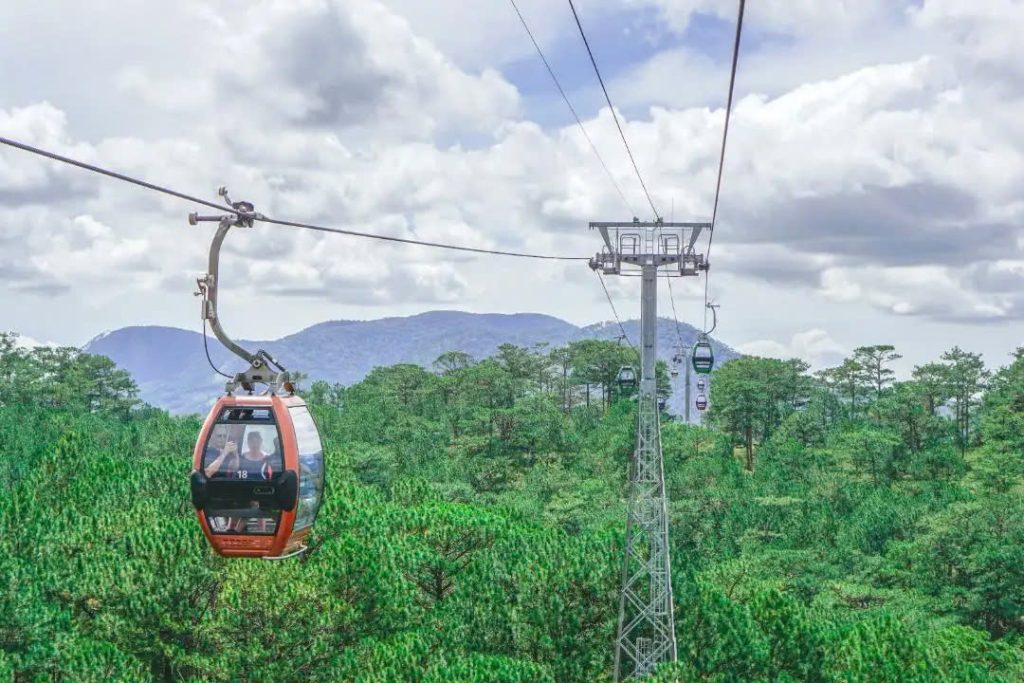 Khung cảnh ngoạn mục từ cáp treo | Đà Lạt có gì chơi