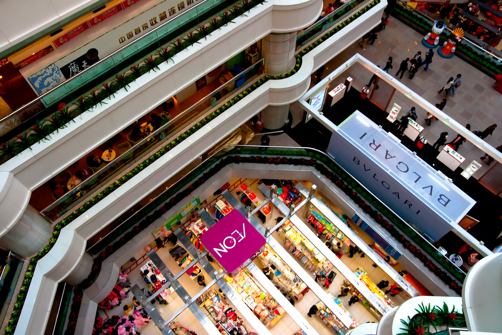 Tee mall is a major International level luxurious shopping mall