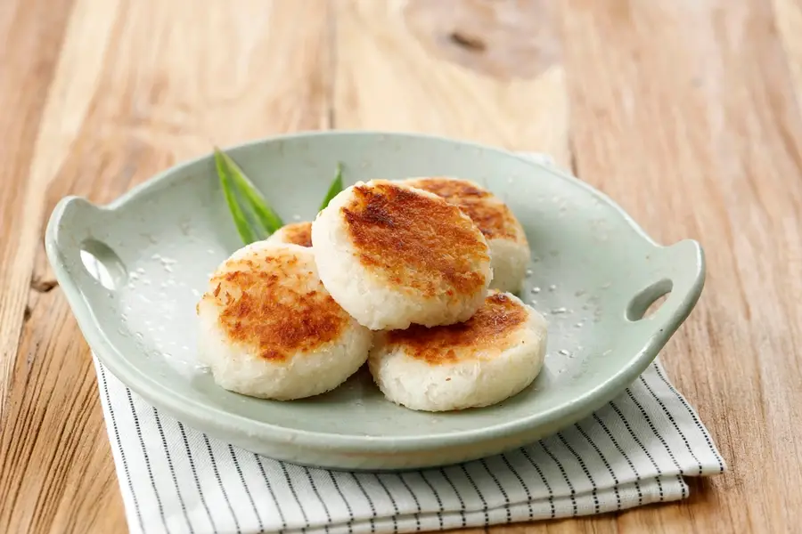 Wingko Babat makanan khas Surabaya