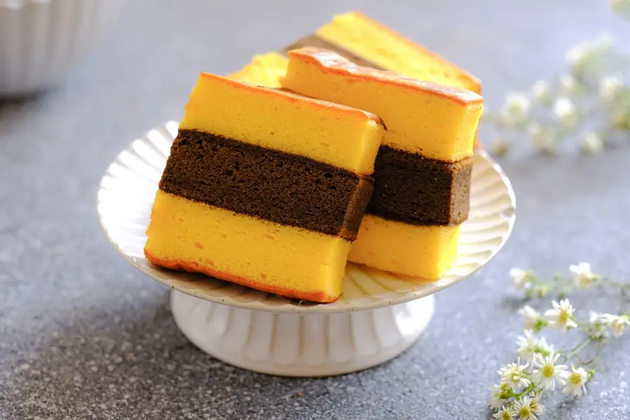 Lapis Legit kue khas Surabaya